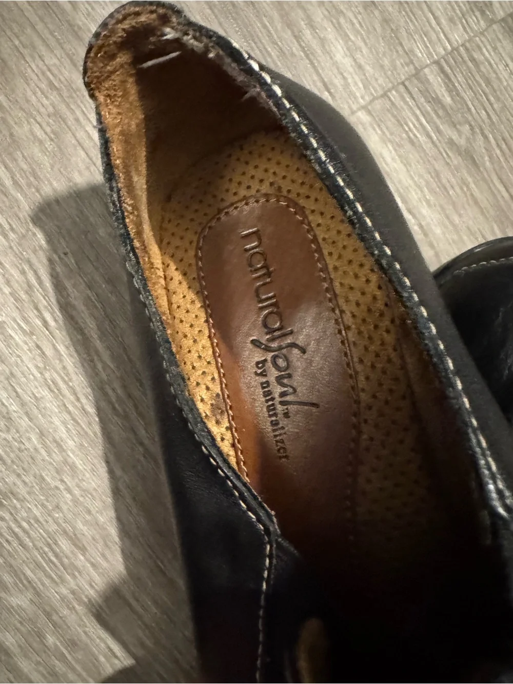 Naturalizer Black Leather Slip-On Loafers with Contrast Stitching